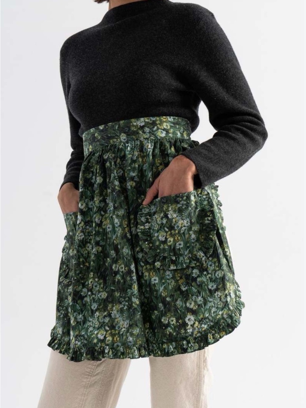 NWT Batsheva x Laura Ashley Apron - Sherwood Forest Floral Green Ruffled Pocket